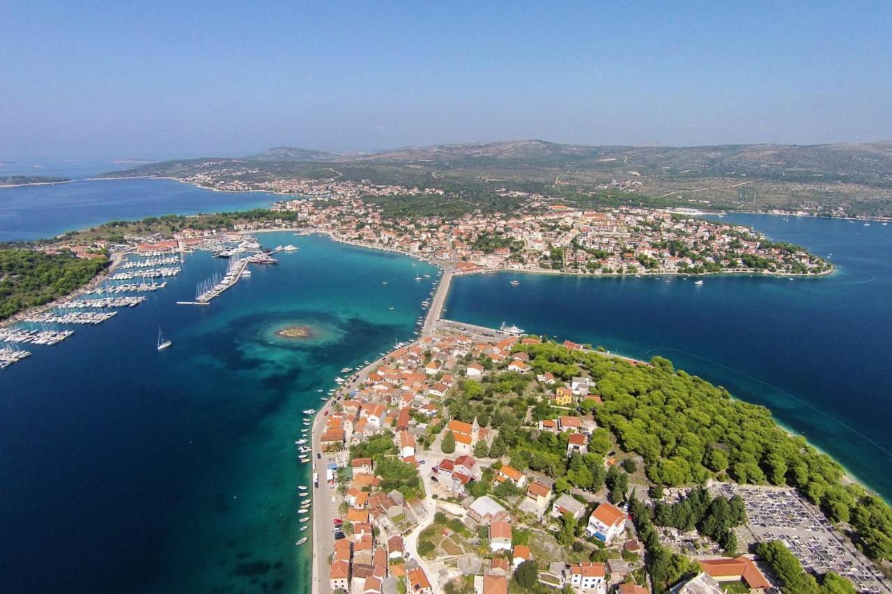 Family Friendly Apartments With A Swimming Pool Rogoznica - 7557 Kültér fotó