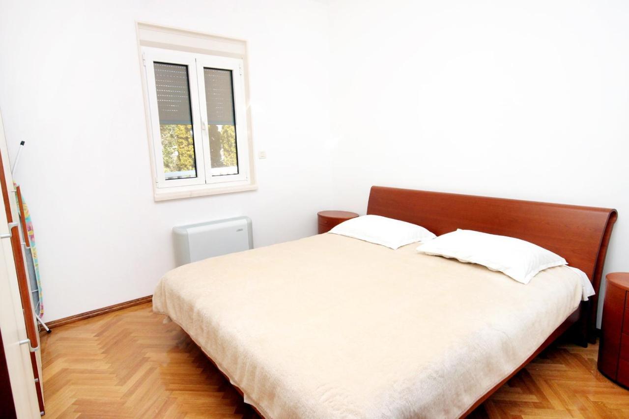 Family Friendly Apartments With A Swimming Pool Rogoznica - 7557 Kültér fotó