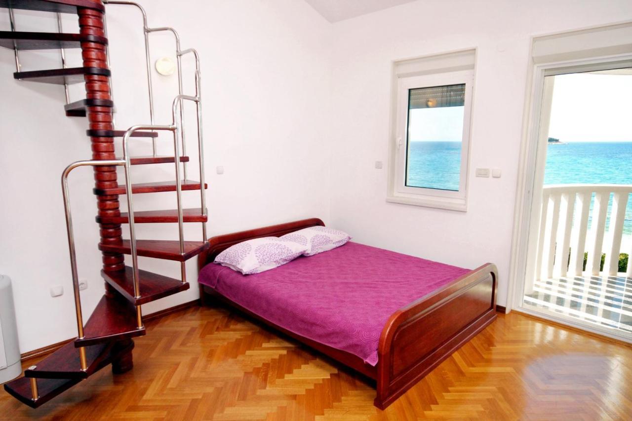 Family Friendly Apartments With A Swimming Pool Rogoznica - 7557 Kültér fotó