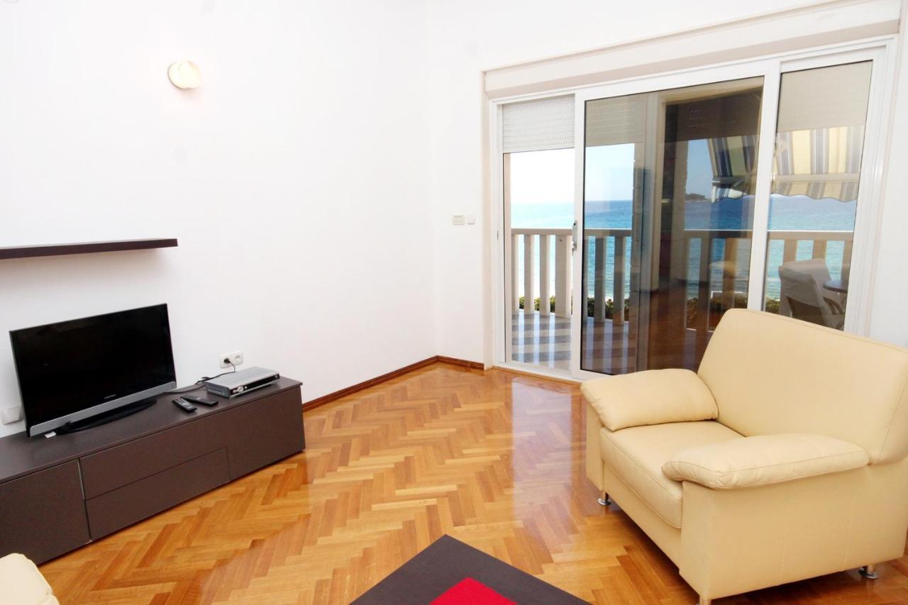 Family Friendly Apartments With A Swimming Pool Rogoznica - 7557 Kültér fotó
