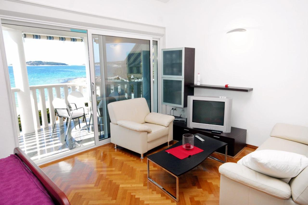 Family Friendly Apartments With A Swimming Pool Rogoznica - 7557 Kültér fotó