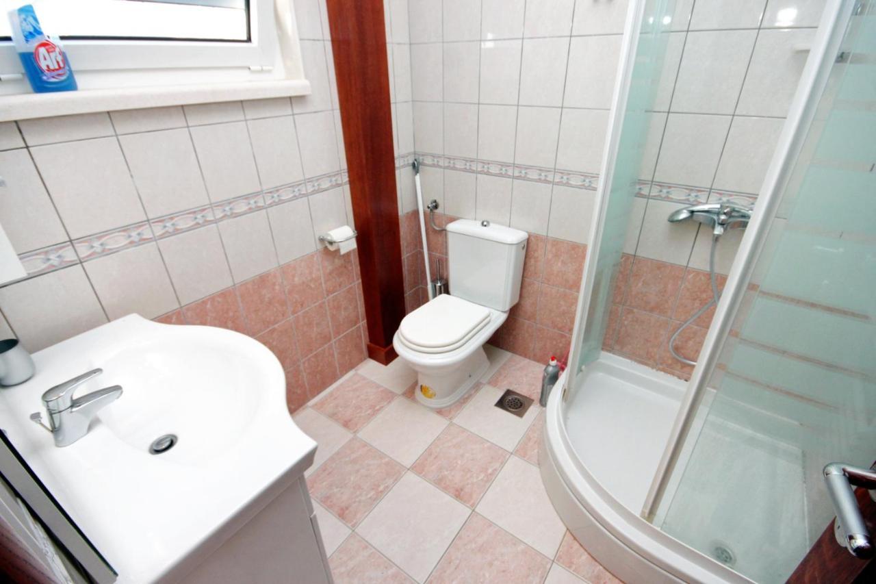 Family Friendly Apartments With A Swimming Pool Rogoznica - 7557 Kültér fotó